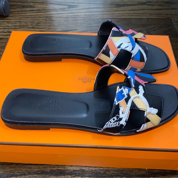 **SOLD**Hermes Oran Sandals in limited edition Cavalcadour Multicolor Noir 36.5 - Picture 11 of 16
